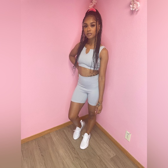 🪙 Platinum Activewear Shorts Set 🪙 - Picture 4 of 6